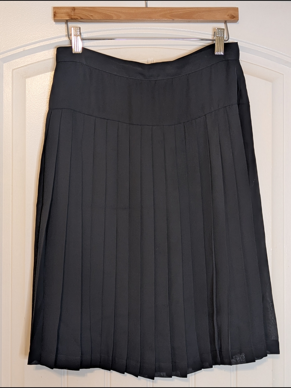 Vintage Black Pleated Knee Length Skirt